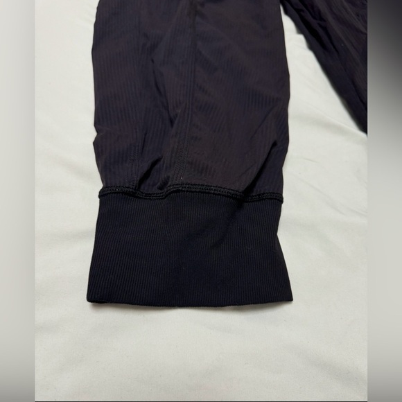 Lululemon In Flux Crop - Picture 7 of 13